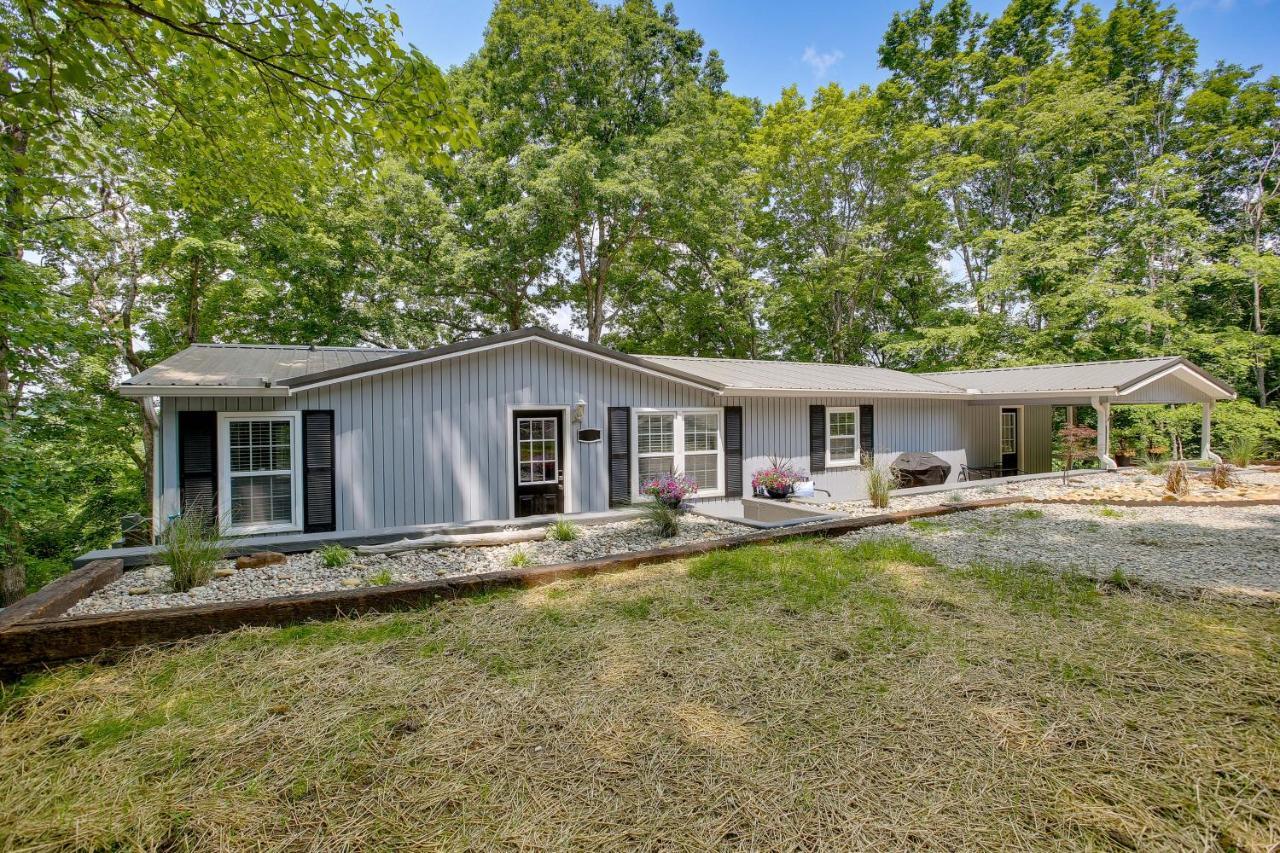 Bright Byrdstown Home With Views Of Dale Hollow Lake Frogue Exterior photo